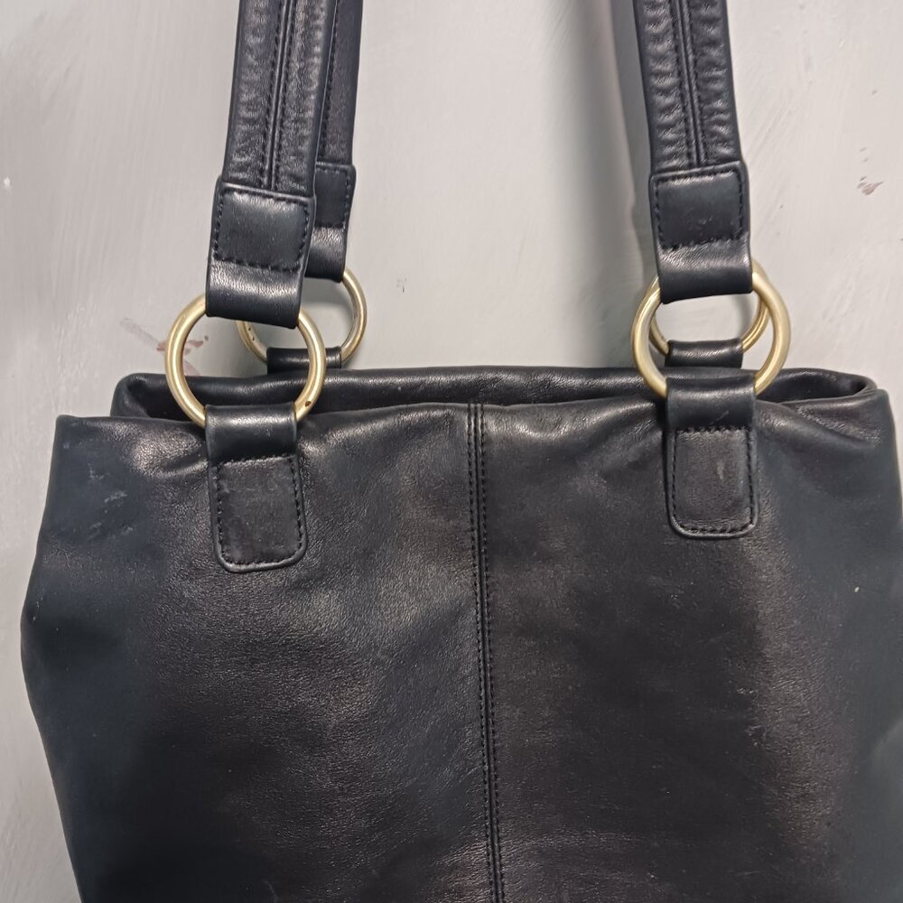 Stone Mountain Classic Leather Shoulder Bag - Picture 15 of 16